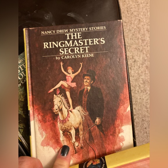 Three vintage Nancy drew hardback books - Picture 2 of 4